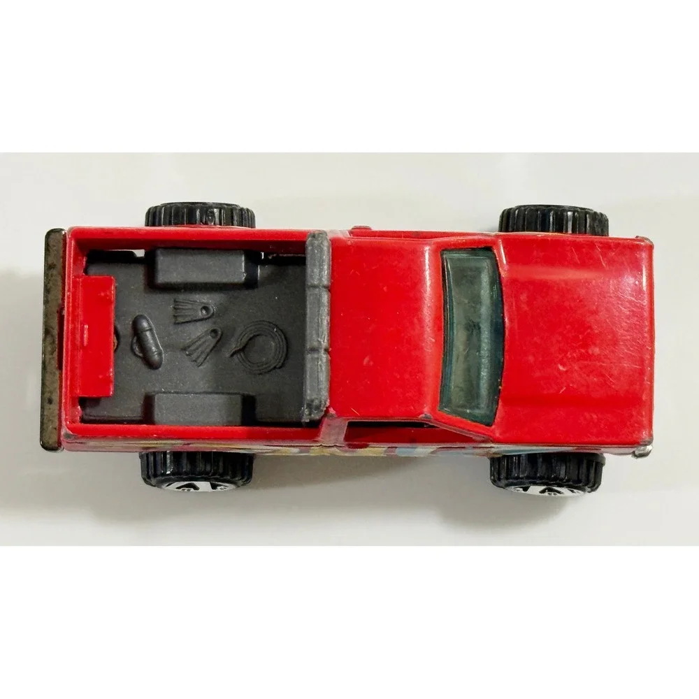 Hot Wheels Pickup Truck 1:64 Red Graffiti Scuba Gear 1982 Mattel‎ Thailand